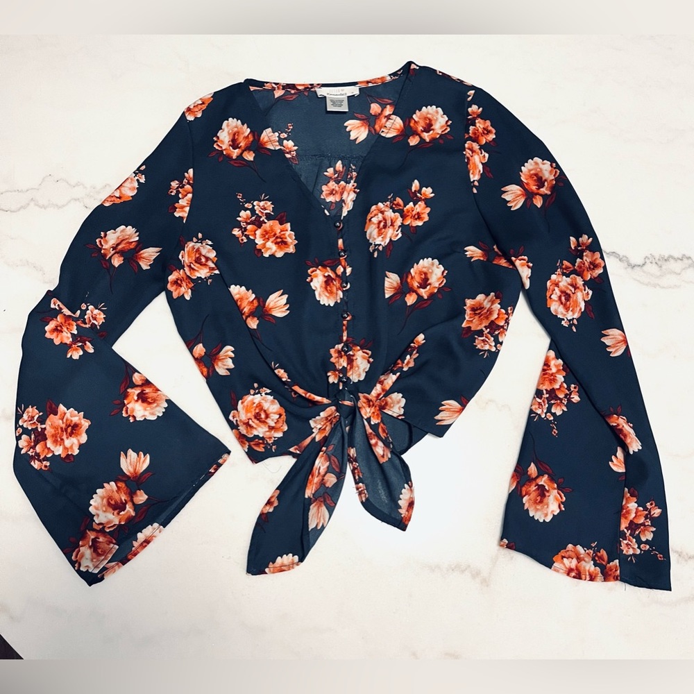 Floral crop top size small